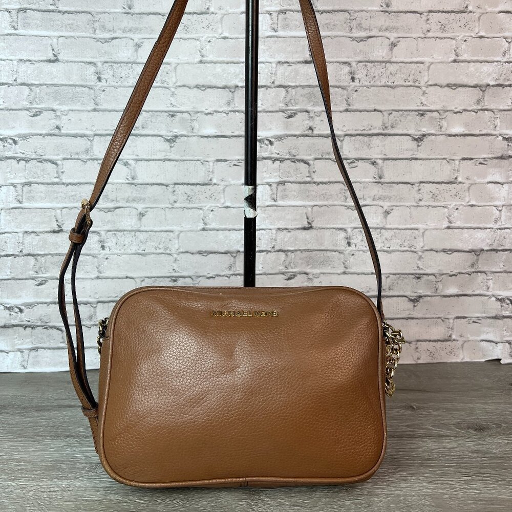 Michael Kors Ginny  Jet Set small camera crossbody bag